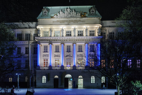 Photograph of the TU Wien main building